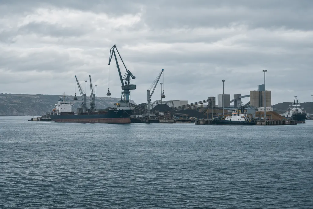 Imagem de cabeçalho de Angola.